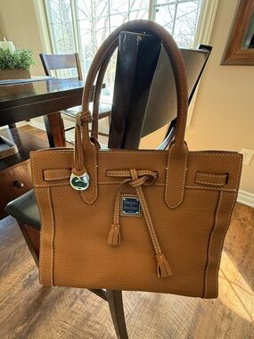 Vintage Dooney & Bourke Tan Pebble Leather Medium Tassel Tote